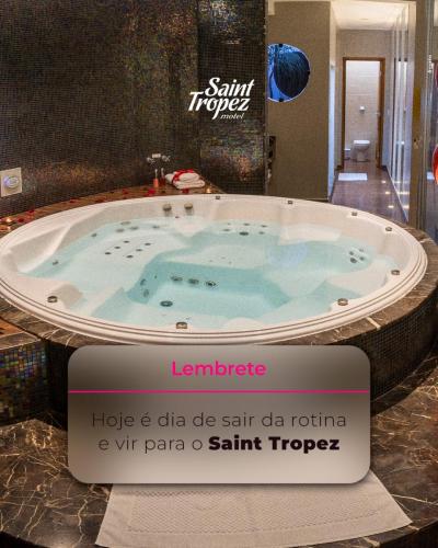 Saint Tropez Motel (4)